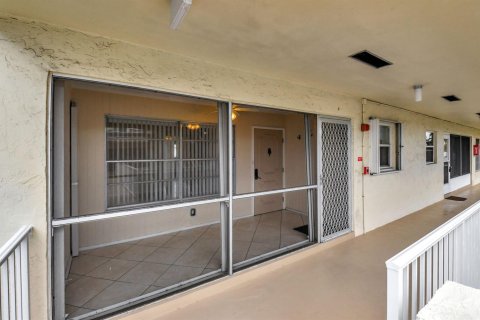 Condo in Boynton Beach, Florida, 2 bedrooms № 2245898 - photo 28