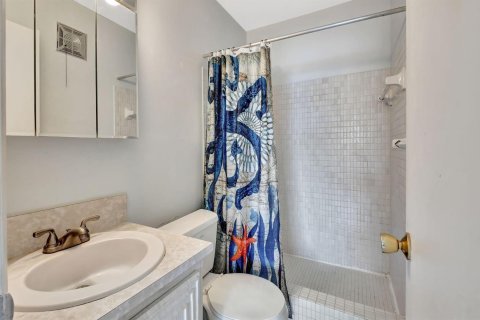 Condo in Boynton Beach, Florida, 2 bedrooms № 2245898 - photo 22