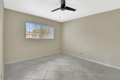 Condo in Boynton Beach, Florida, 2 bedrooms № 2245898 - photo 23