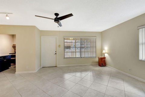 Condo in Boynton Beach, Florida, 2 bedrooms № 2245898 - photo 7