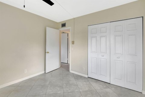 Condo in Boynton Beach, Florida, 2 bedrooms № 2245898 - photo 20