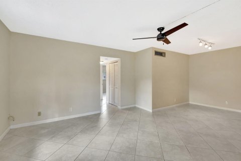 Condo in Boynton Beach, Florida, 2 bedrooms № 2245898 - photo 14