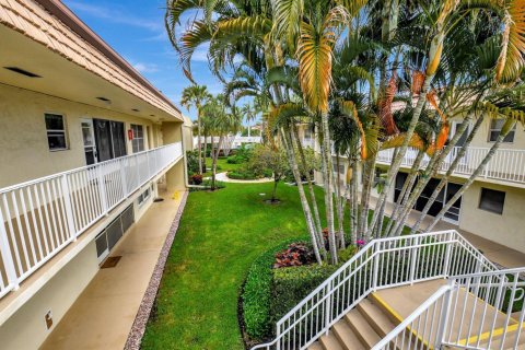 Condo in Boynton Beach, Florida, 2 bedrooms № 2245898 - photo 4