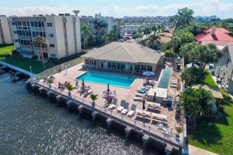 Condo in Boynton Beach, Florida, 2 bedrooms  № 2245898