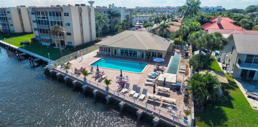 Condo in Boynton Beach, Florida, 2 bedrooms № 2245898
