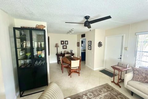 Condo in Boynton Beach, Florida, 2 bedrooms № 2245898 - photo 9