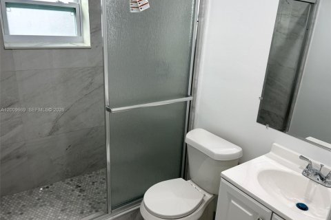 House in Miami, Florida 3 bedrooms, 148.64 sq.m. № 2073251 - photo 6