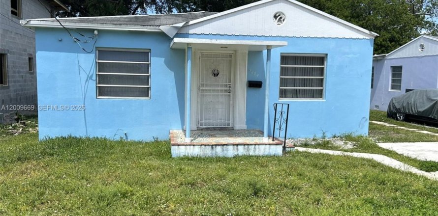 House in Miami, Florida 3 bedrooms, 148.64 sq.m. № 2073251