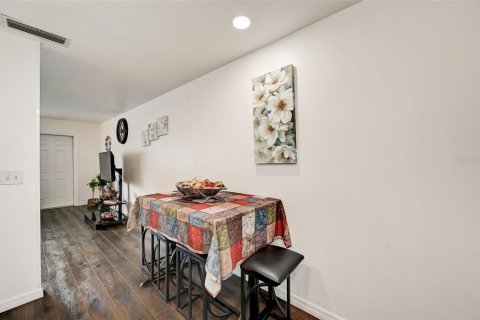 Townhouse in Sarasota, Florida 2 bedrooms, 78.04 sq.m. № 1888632 - photo 12