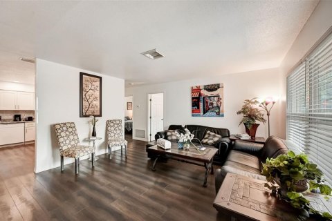 Townhouse in Sarasota, Florida 2 bedrooms, 78.04 sq.m. № 1888632 - photo 3