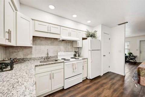Townhouse in Sarasota, Florida 2 bedrooms, 78.04 sq.m. № 1888632 - photo 9