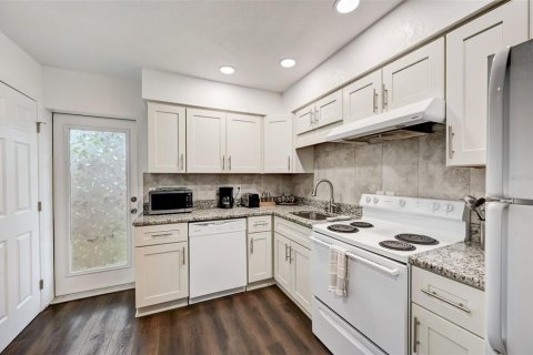 Townhouse in Sarasota, Florida 2 bedrooms, 78.04 sq.m. № 1888632 - photo 8