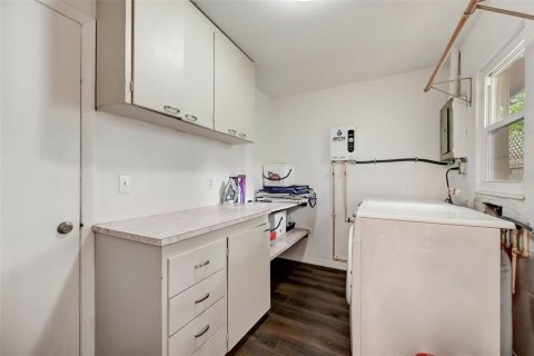 Townhouse in Sarasota, Florida 2 bedrooms, 78.04 sq.m. № 1888632 - photo 23