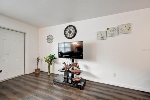 Townhouse in Sarasota, Florida 2 bedrooms, 78.04 sq.m. № 1888632 - photo 2