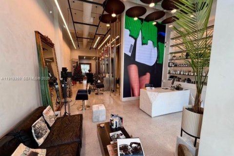 Commercial property in Miami Beach, Florida № 1986991 - photo 4
