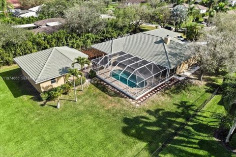 Casa en venta en Plantation, Florida, 7 dormitorios, 390.84 m2 № 2041280 - foto 6