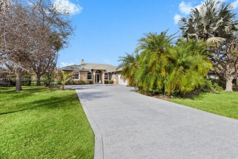Casa en venta en Plantation, Florida, 7 dormitorios, 390.84 m2 № 2041280 - foto 9