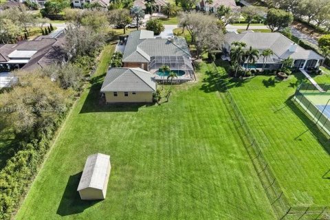 Casa en venta en Plantation, Florida, 7 dormitorios, 390.84 m2 № 2041280 - foto 11