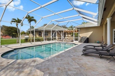 Casa en venta en Plantation, Florida, 7 dormitorios, 390.84 m2 № 2041280 - foto 14