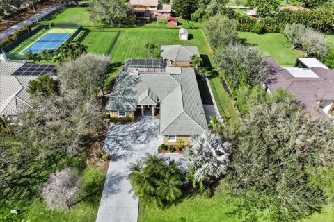 Casa en venta en Plantation, Florida, 7 dormitorios, 390.84 m2 № 2041280 - foto 7
