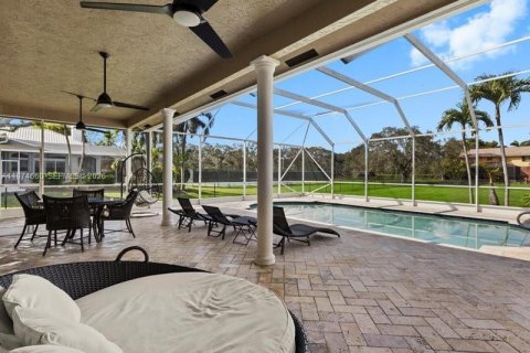 Casa en venta en Plantation, Florida, 7 dormitorios, 390.84 m2 № 2041280 - foto 16