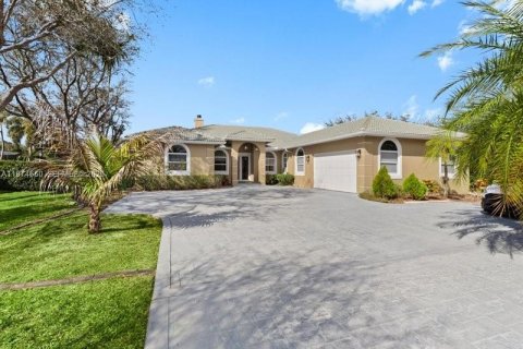 Casa en venta en Plantation, Florida, 7 dormitorios, 390.84 m2 № 2041280 - foto 10