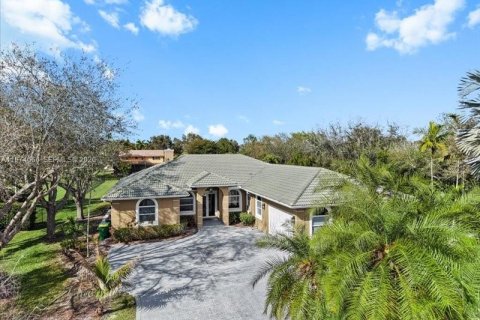 Casa en venta en Plantation, Florida, 7 dormitorios, 390.84 m2 № 2041280 - foto 8