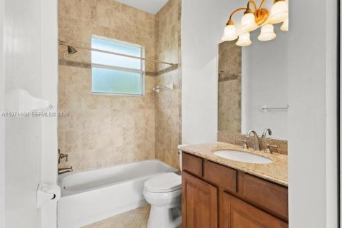 Casa en venta en Plantation, Florida, 7 dormitorios, 390.84 m2 № 2041280 - foto 17
