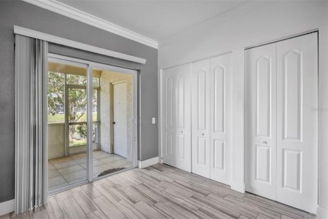 Townhouse in Tampa, Florida 2 bedrooms, 110 sq.m. № 2201470 - photo 17