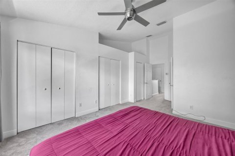 Townhouse in Tampa, Florida 2 bedrooms, 110 sq.m. № 2201470 - photo 25