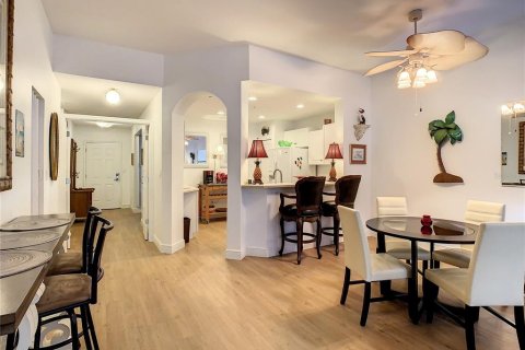 Condo in Celebration, Florida, 2 bedrooms  № 1735153 - photo 7