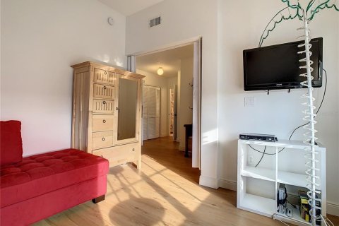Condo in Celebration, Florida, 2 bedrooms  № 1735153 - photo 10