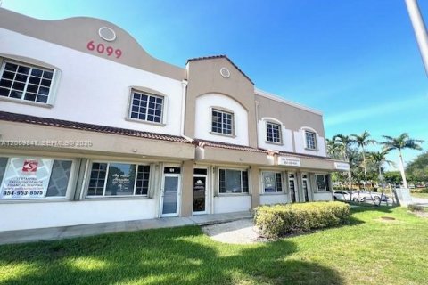 Immobilier commercial à Davie, Floride № 2090019