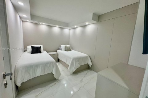 Снять в аренду кондоминиум в Бэл-Харбор, Флорида 2 спальни, 128.95м2, № 2050820 - фото 20