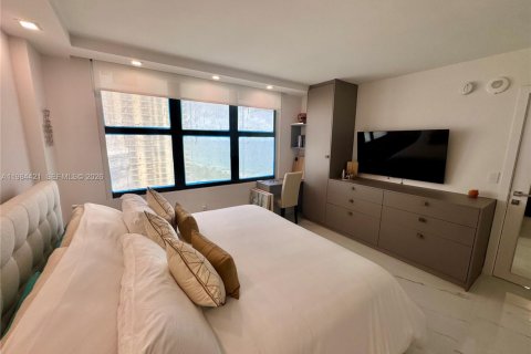 Снять в аренду кондоминиум в Бэл-Харбор, Флорида 2 спальни, 128.95м2, № 2050820 - фото 16