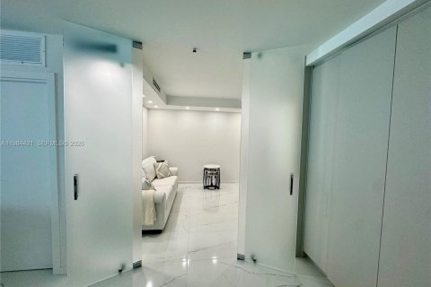 Снять в аренду кондоминиум в Бэл-Харбор, Флорида 2 спальни, 128.95м2, № 2050820 - фото 24