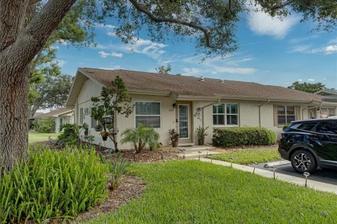 Condo in Sun City Center, Florida, 1 bedroom  № 1840539 - photo 1