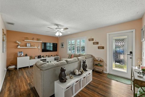 Condo in Sun City Center, Florida, 1 bedroom  № 1840539 - photo 5