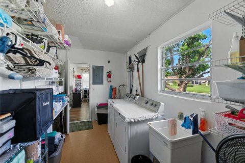 Condo in Sun City Center, Florida, 1 bedroom  № 1840539 - photo 29