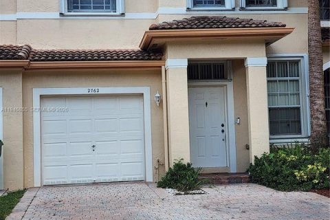 Townhouse in Miramar, Florida 3 bedrooms, 155.05 sq.m. № 2003618