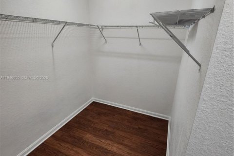 Townhouse in Miramar, Florida 3 bedrooms, 155.05 sq.m. № 2003618 - photo 20