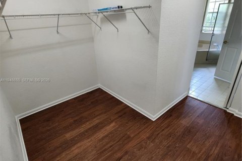 Townhouse in Miramar, Florida 3 bedrooms, 155.05 sq.m. № 2003618 - photo 16