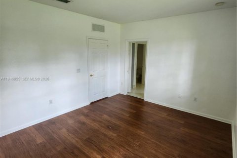 Townhouse in Miramar, Florida 3 bedrooms, 155.05 sq.m. № 2003618 - photo 18