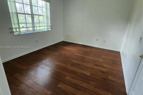 Townhouse in Miramar, Florida 3 bedrooms, 155.05 sq.m. № 2003618 - photo 10