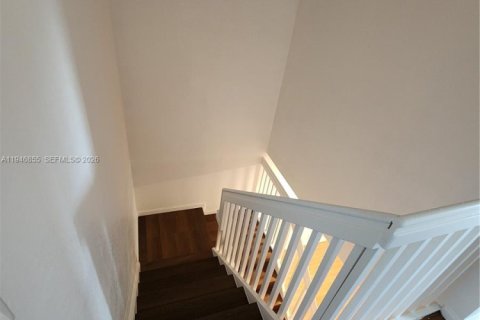 Townhouse in Miramar, Florida 3 bedrooms, 155.05 sq.m. № 2003618 - photo 13