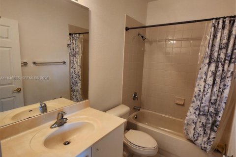 Townhouse in Miramar, Florida 3 bedrooms, 155.05 sq.m. № 2003618 - photo 14