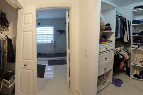 Villa ou maison à louer à Boynton Beach, Floride: 3 chambres, 171.22 m2 № 2168664 - photo 14