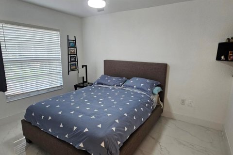 Villa ou maison à louer à Boynton Beach, Floride: 3 chambres, 171.22 m2 № 2168664 - photo 21