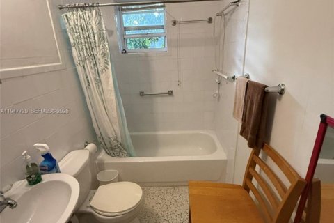 Casa en venta en Miami, Florida, 3 dormitorios, 199.09 m2 № 2003862 - foto 13