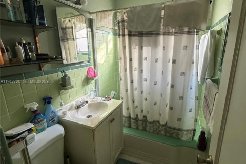 Casa en venta en Miami, Florida, 3 dormitorios, 199.09 m2 № 2003862 - foto 5